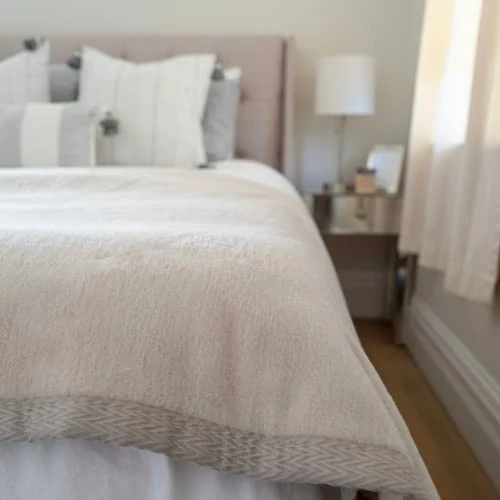 Peacock Alley Favorite Blanket | Luxury Reversible Cotton Blanket | Perfect For Year Around Use | 100% Long Staple Cotton (White, King/Cali King) 5 Peacock Alley Favorite Blanket | Luxury Reversible Cotton Blanket | Perfect For Year Around Use | 100% Long Staple Cotton (White, King/Cali King) - Image 3