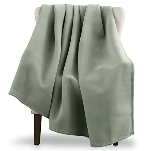 Vellux 1B07043 Original Insulating Core Hotel Style Solid Blanket Machine Washable Soft Cozy Warm Pet Friendly Bed Sofa Blankets, King, Green 3 Vellux 1B07043 Original Insulating Core Hotel Style Solid Blanket Machine Washable Soft Cozy Warm Pet Friendly Bed Sofa Blankets, King, Green