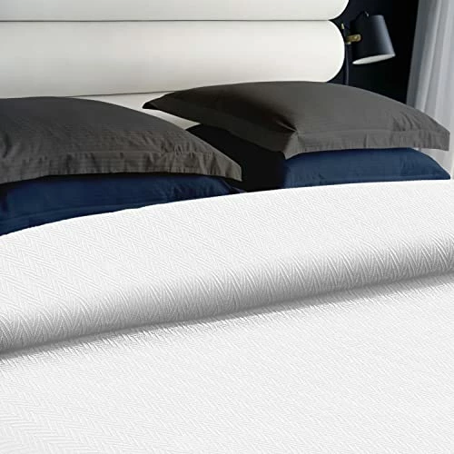 White Classic Luxury 100% Cotton Blankets King Size Bed - 410GSM Lightweight Waffle Summer Blanket - Breathable All Seasons Queen 108x90 - White 5 White Classic Luxury 100% Cotton Blankets King Size Bed - 410GSM Lightweight Waffle Summer Blanket - Breathable All Seasons Queen 108x90 - White - Image 3
