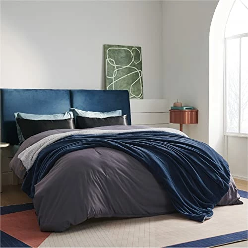 Bedsure Sherpa Fleece King Size Blanket For Bed - Navy Blue Thick Fuzzy Warm Soft Large Blankets King Size, 108x90 Inches 5 Bedsure Sherpa Fleece King Size Blanket For Bed - Navy Blue Thick Fuzzy Warm Soft Large Blankets King Size, 108x90 Inches - Image 3