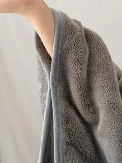 Mellowdy - Unisex Coat Blanket For Home And Office (Dark Grey, One Size) - Multipurpose Wearable Blanket Double As Pillow For Indoors And Outdoors 12 Mellowdy - Unisex Coat Blanket For Home And Office (Dark Grey, One Size) - Multipurpose Wearable Blanket Double As Pillow For Indoors And Outdoors -Electric Blankets Sales 2022 41Kz2ZGoUvL