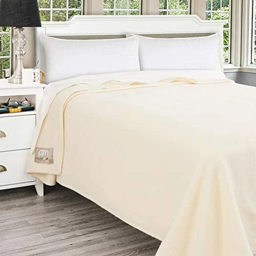 Poyet Motte Made In France Poyet Motte Antibes 350GSM 100-Percent Wool Medium Weight Oversized Blanket, Machine Washable (Navy Blue, Twin Size) 15 Poyet Motte Made In France Poyet Motte Antibes 350GSM 100-Percent Wool Medium Weight Oversized Blanket, Machine Washable (Navy Blue, Twin Size) - Image 13