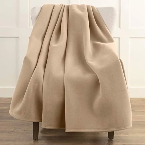 Vellux 1B07043 Original Insulating Core Hotel Style Solid Blanket Machine Washable Soft Cozy Warm Pet Friendly Bed Sofa Blankets, King, Green 10 Vellux 1B07043 Original Insulating Core Hotel Style Solid Blanket Machine Washable Soft Cozy Warm Pet Friendly Bed Sofa Blankets, King, Green - Image 8