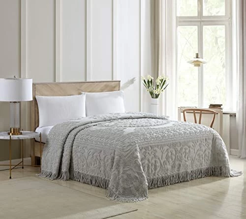 Beatrice Home Fashions Medallion Chenille, Standard Sham, White 11 Beatrice Home Fashions Medallion Chenille, Standard Sham, White - Image 9