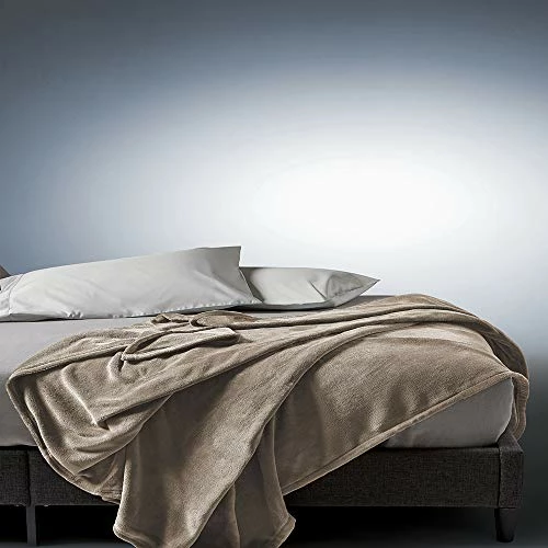 Sunbeam Queen Premium Soft Electric Heated Blanket Velveteen Plush 20 Heat Settings, Dual Controls, (Mushroom Beige) Red 5 Sunbeam Queen Premium Soft Electric Heated Blanket Velveteen Plush 20 Heat Settings, Dual Controls, (Mushroom Beige) Red - Image 3