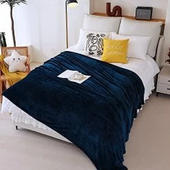EVENHUG Fleece Blanket Ultra Soft Microfiber Bed Blanket | Fuzzy Cozy Flannel Blanket For Camping, Sofa, Bed, Travel All Seasons (Navy Blue, Queen 90"x90") 20 EVENHUG Fleece Blanket Ultra Soft Microfiber Bed Blanket | Fuzzy Cozy Flannel Blanket For Camping, Sofa, Bed, Travel All Seasons (Navy Blue, Queen 90"x90") -Electric Blankets Sales 2022 510Kg9NuWTL