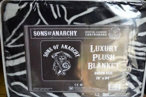 Silicon Valley Textile Sons Of Anarchy 79" X 94" Plush Queen Size Blanket (SAMCRO Fear The Reaper Logo) 4 Silicon Valley Textile Sons Of Anarchy 79" X 94" Plush Queen Size Blanket (SAMCRO Fear The Reaper Logo) - Image 2