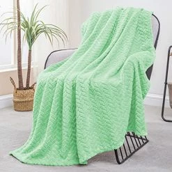 Exclusivo Mezcla Twin Size Flannel Fleece Blanket, 90x66 Inches Soft Jacquard Weave Leaves Pattern Velvet Plush Blanket For Bed, Cozy, Warm, Lightweight And Decorative Forest Green Blanket -Electric Blankets Sales 2022 514DwN7UUOL. AC