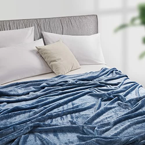 TILLYOU Cationic Fleece Blanket Soft Lightweight Upholstery Comfort Double Plush Blanket For Bed, Sofa, Couch, Travel, Camping,Suitable For All Seasons 90x90 Inches Khaki 5 TILLYOU Cationic Fleece Blanket Soft Lightweight Upholstery Comfort Double Plush Blanket For Bed, Sofa, Couch, Travel, Camping,Suitable For All Seasons 90x90 Inches Khaki - Image 3