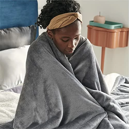 Bedsure Sherpa Fleece Bed Blankets Queen Size - Grey Thick Fuzzy Warm Soft Large Queen Blanket For Bed, 90x90 Inches 4 Bedsure Sherpa Fleece Bed Blankets Queen Size - Grey Thick Fuzzy Warm Soft Large Queen Blanket For Bed, 90x90 Inches - Image 2