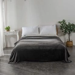 MORANJIAFANG Solid Color Flannel Blanket Thicken Reversible Fleece Thermal Blanket (Dark Grey, Queen 90"×90") 17 MORANJIAFANG Solid Color Flannel Blanket Thicken Reversible Fleece Thermal Blanket (Dark Grey, Queen 90"×90") -Electric Blankets Sales 2022 51Io4ClLZJL