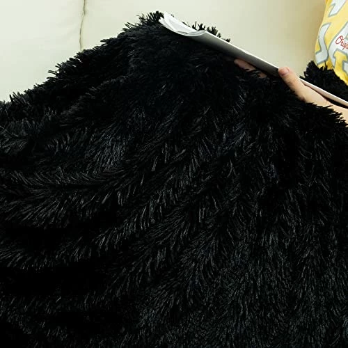XYYZYZ Extra Soft Faux Fur Queen Blanket,Lightweight Plush Fluffy Fuzzy Blanket For Bed,Black 5 XYYZYZ Extra Soft Faux Fur Queen Blanket,Lightweight Plush Fluffy Fuzzy Blanket For Bed,Black - Image 3