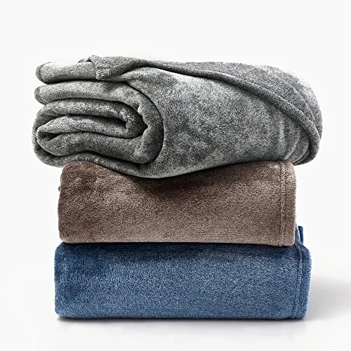 TILLYOU Cationic Fleece Blanket Soft Lightweight Upholstery Comfort Double Plush Blanket For Bed, Sofa, Couch, Travel, Camping,Suitable For All Seasons 90x90 Inches Khaki 6 TILLYOU Cationic Fleece Blanket Soft Lightweight Upholstery Comfort Double Plush Blanket For Bed, Sofa, Couch, Travel, Camping,Suitable For All Seasons 90x90 Inches Khaki - Image 4